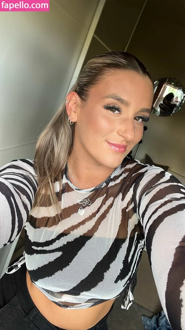 Hol Grace Onlyfans Photo Gallery 