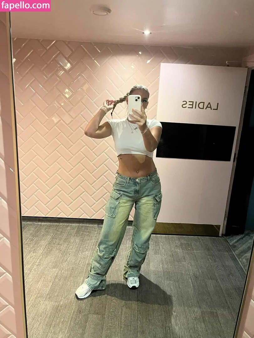 Hol Grace Onlyfans Photo Gallery 