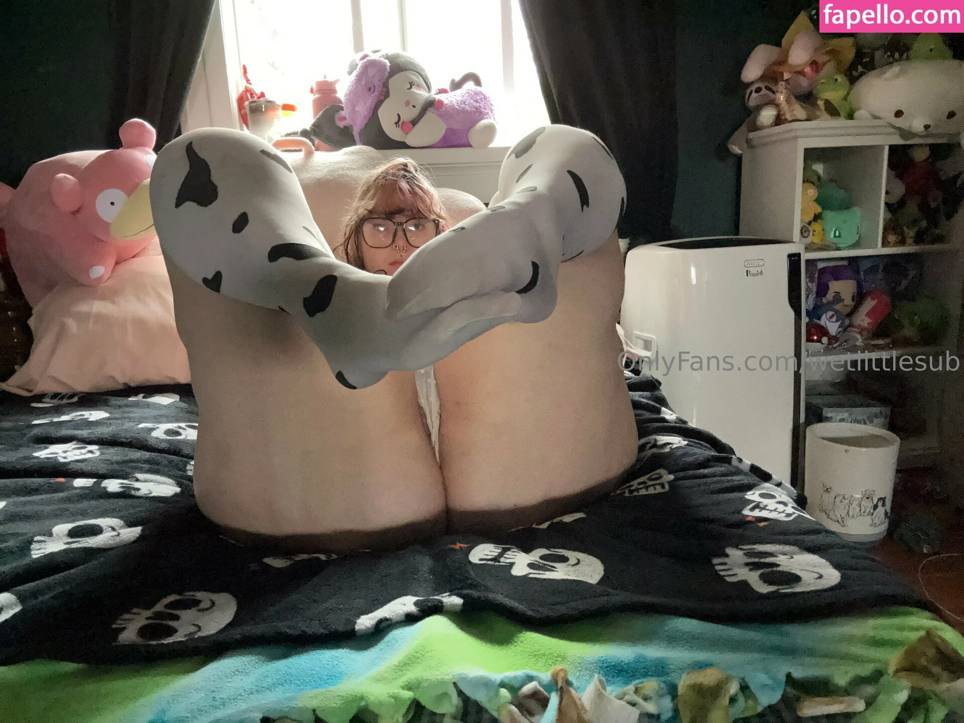 wetlittlesub Onlyfans Photo Gallery 