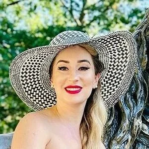 Robyn Adele Anderson Onlyfans Photo Gallery 