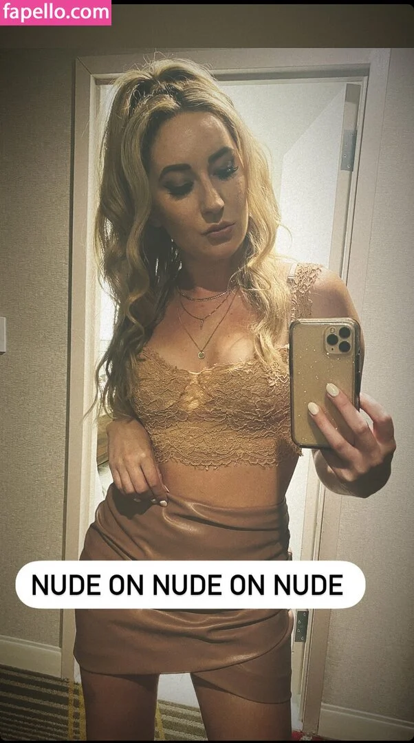 Robyn Adele Anderson Onlyfans Photo Gallery 