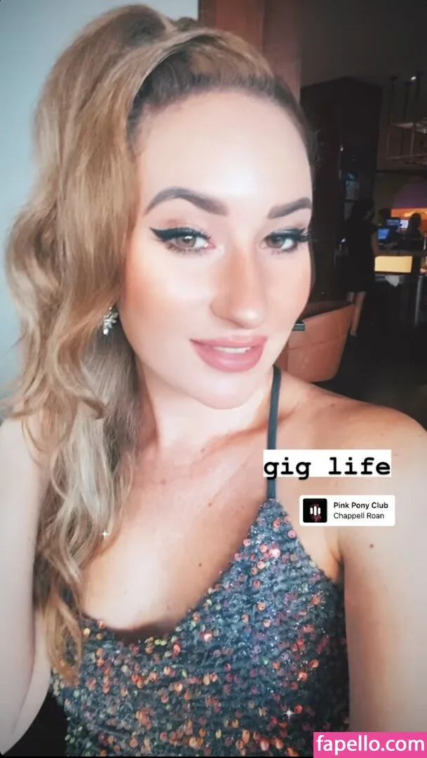 Robyn Adele Anderson Onlyfans Photo Gallery 