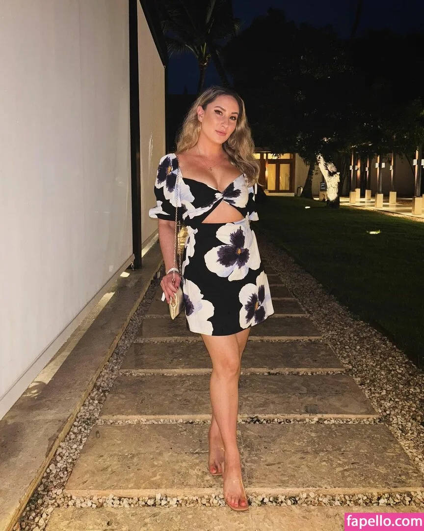 Robyn Adele Anderson Onlyfans Photo Gallery 