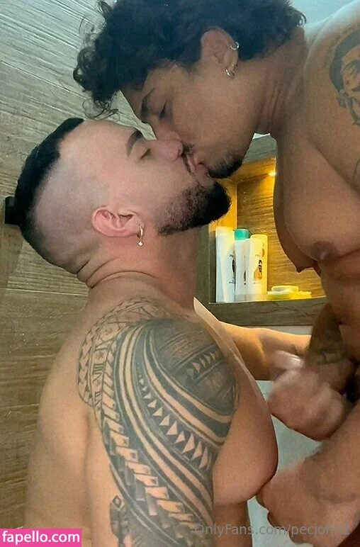 pecjohn1 Onlyfans Photo Gallery 