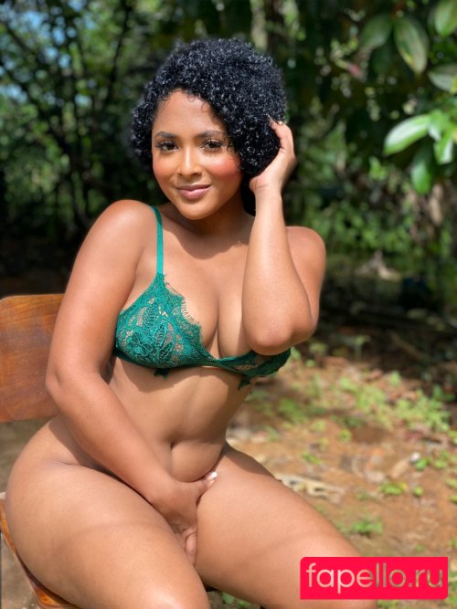 Raychellemcm Onlyfans Photo Gallery 