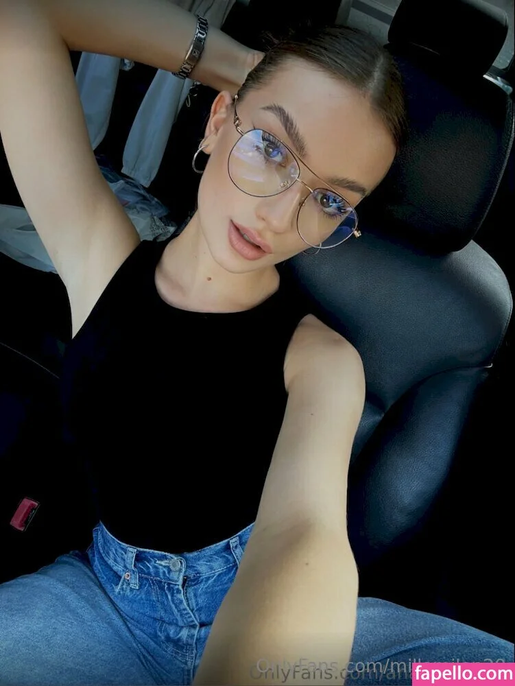millamilen20 Onlyfans Photo Gallery 