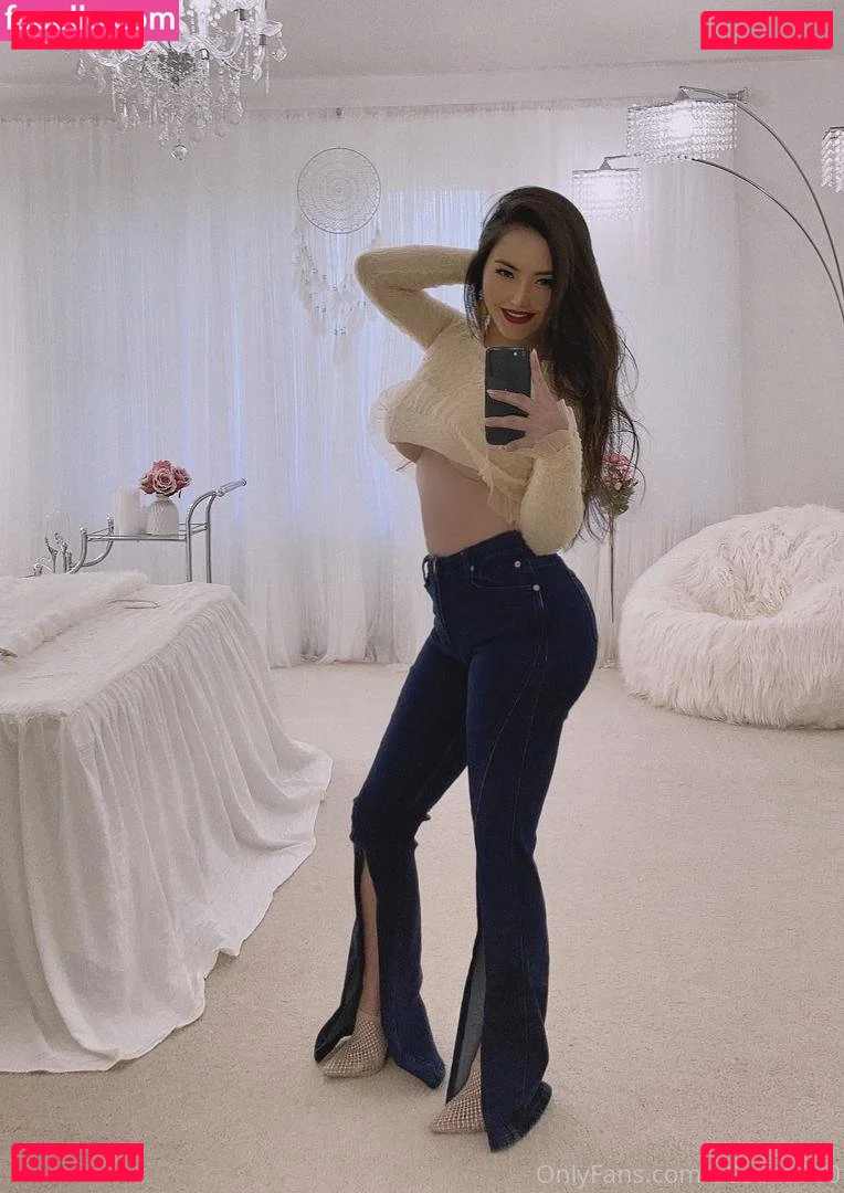 yasmi Onlyfans Photo Gallery 