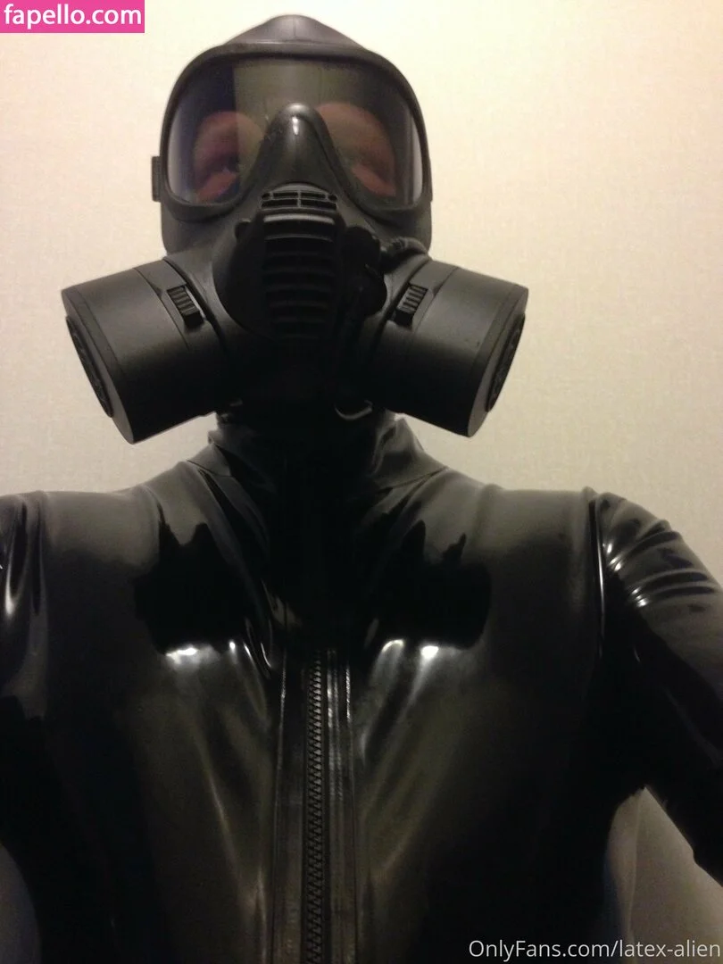 latex-alien Onlyfans Photo Gallery 