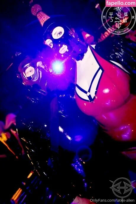 latex-alien Onlyfans Photo Gallery 