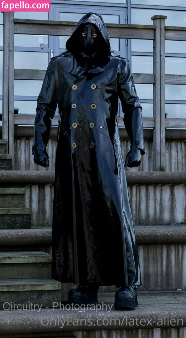 latex-alien Onlyfans Photo Gallery 