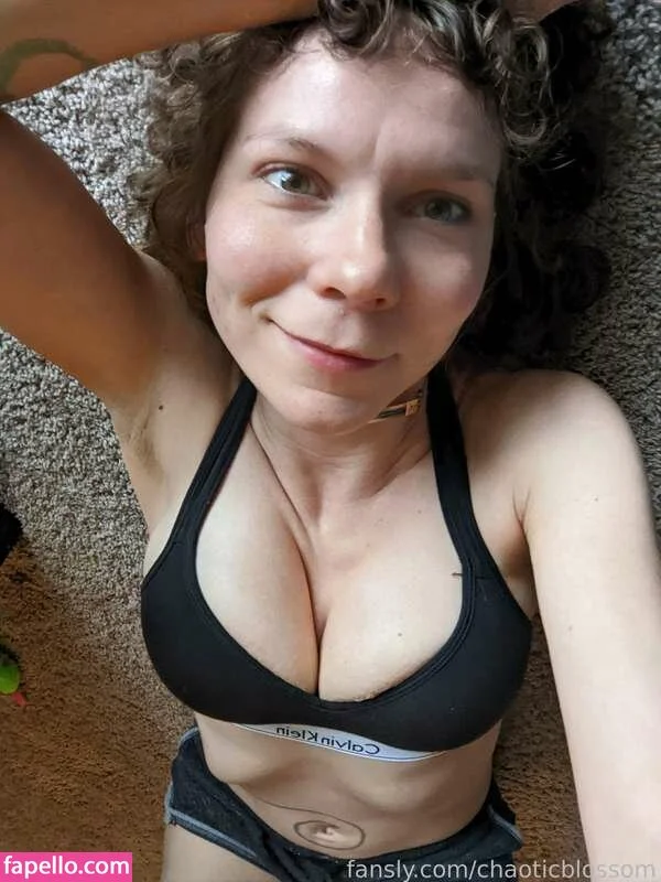 chaoticblossom Onlyfans Photo Gallery 