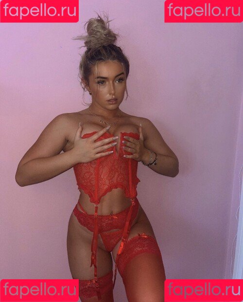 cora2002 Onlyfans Photo Gallery 