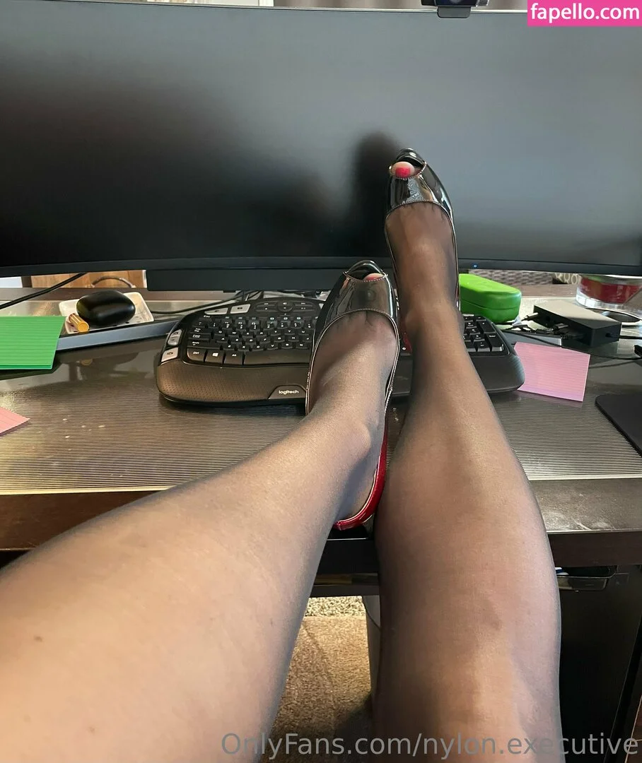 nylon.executive Onlyfans Photo Gallery 