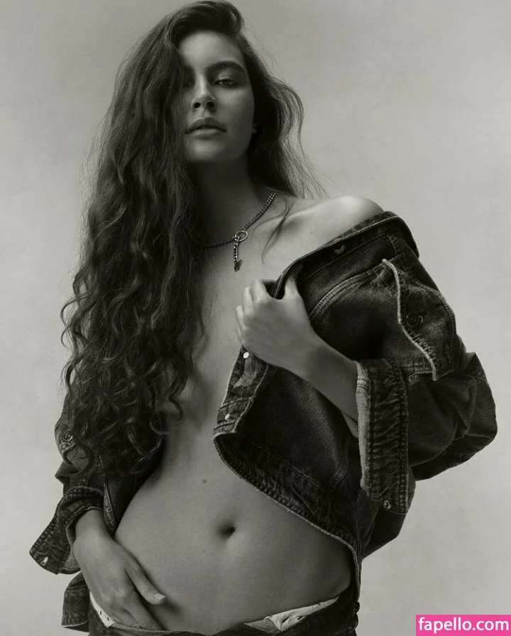 Alanis Guillen Onlyfans Photo Gallery 