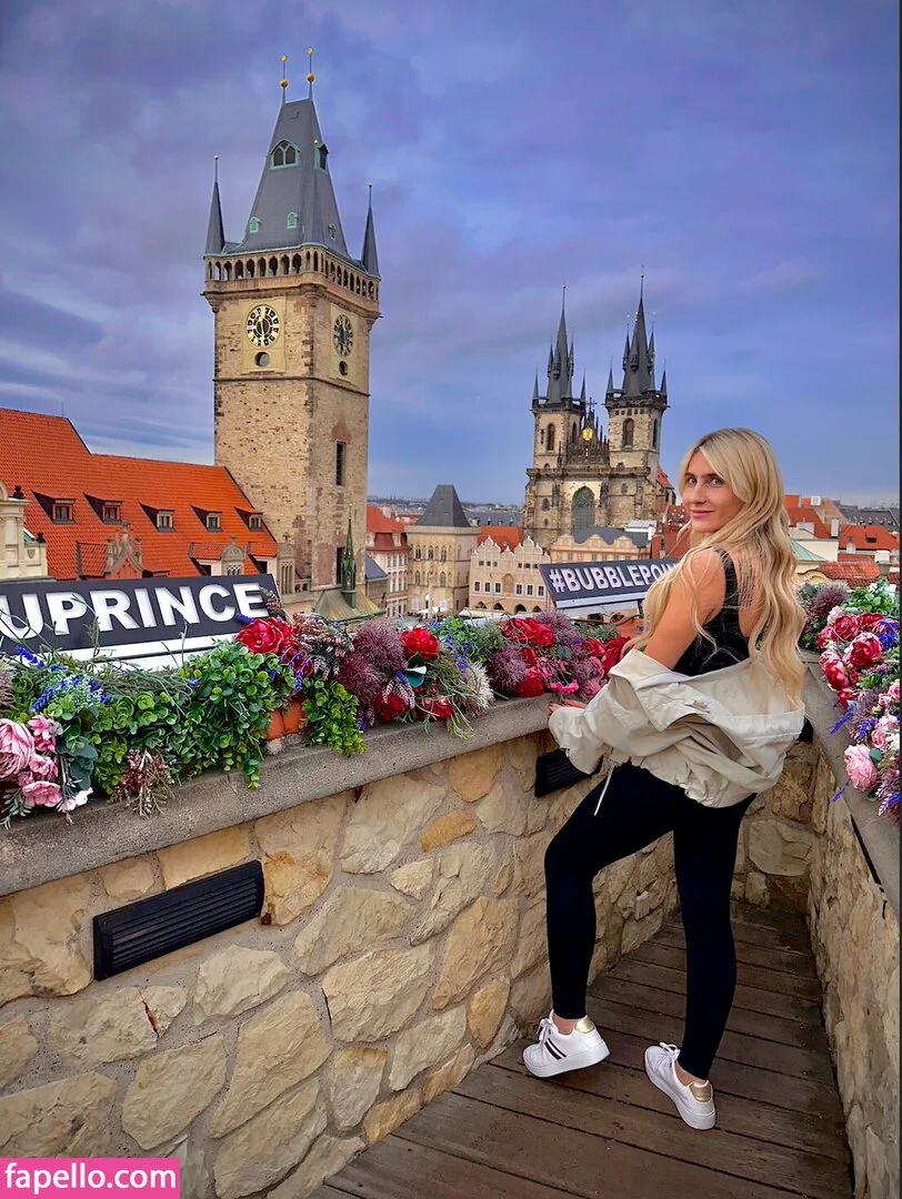 movementswithmolly Onlyfans Photo Gallery 