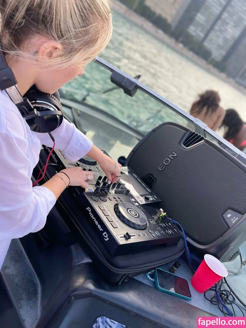 movementswithmolly Onlyfans Photo Gallery 