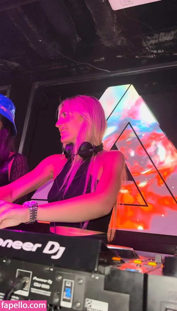 movementswithmolly Onlyfans Photo Gallery 