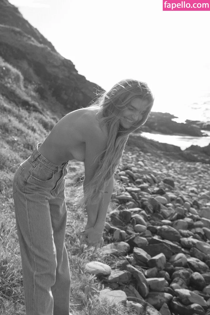 Sjana Elise Earp Onlyfans Photo Gallery 