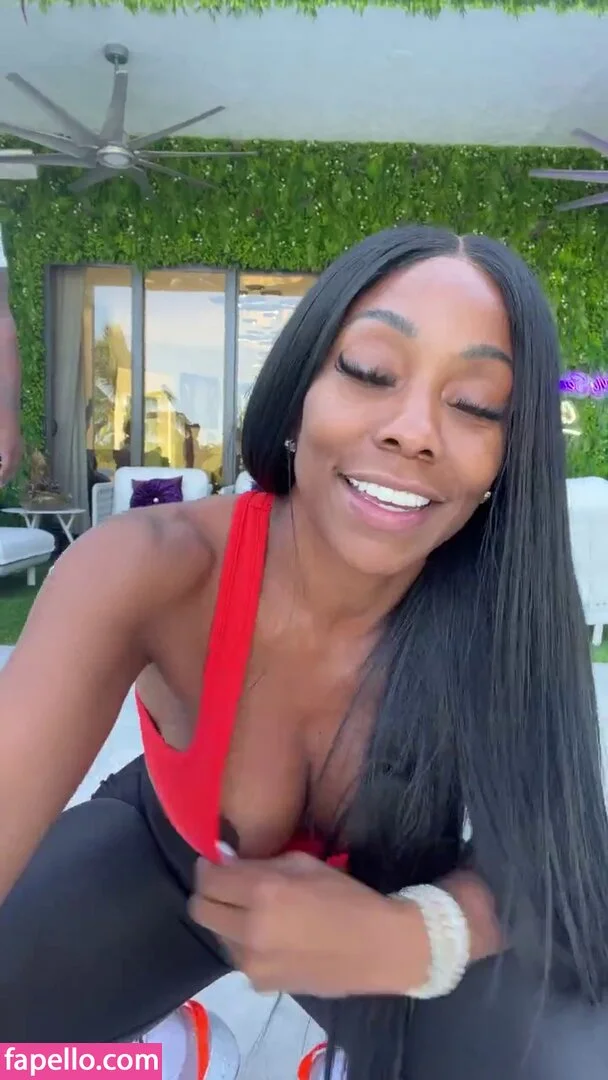 Coach Stormy Onlyfans Photo Gallery 