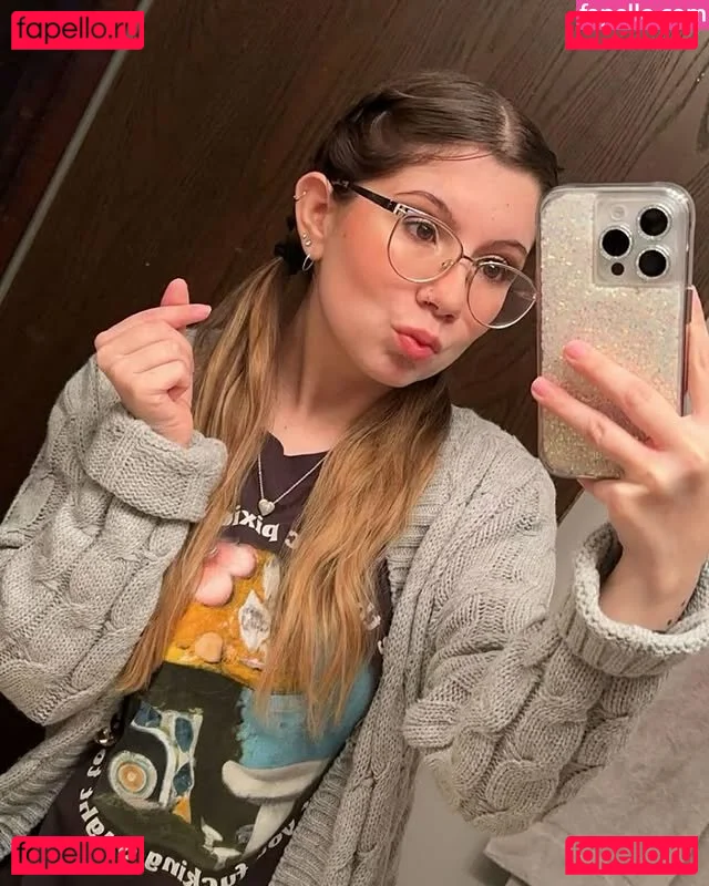 MoonCAKE0 Onlyfans Photo Gallery 