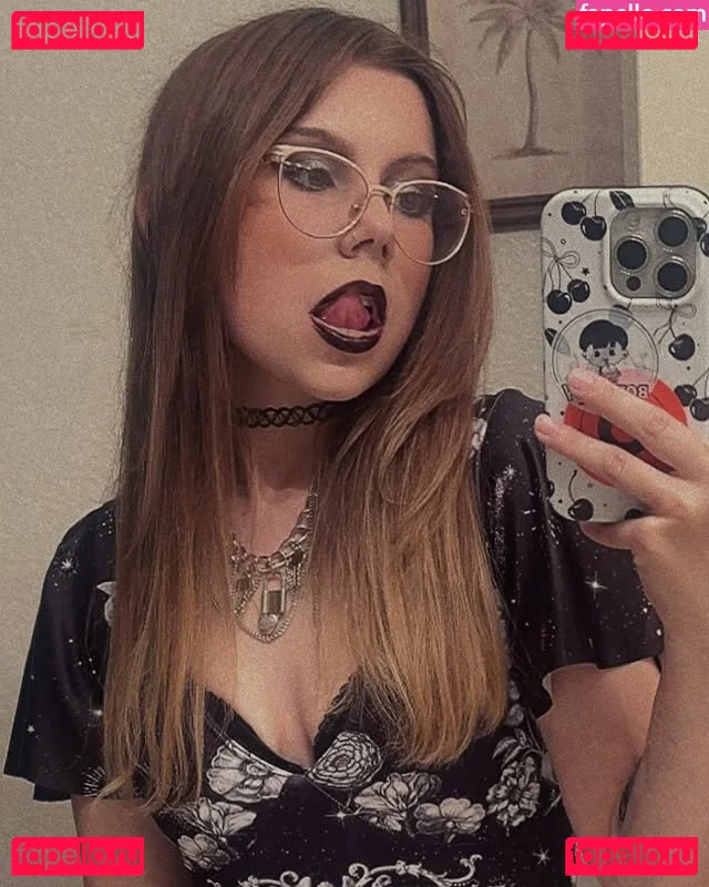 MoonCAKE0 Onlyfans Photo Gallery 