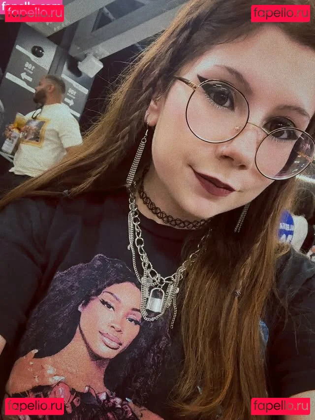 MoonCAKE0 Onlyfans Photo Gallery 