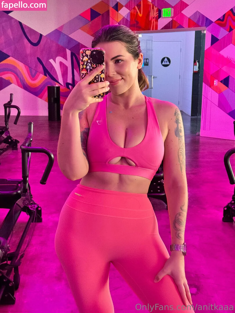 anitkaaa Onlyfans Photo Gallery 