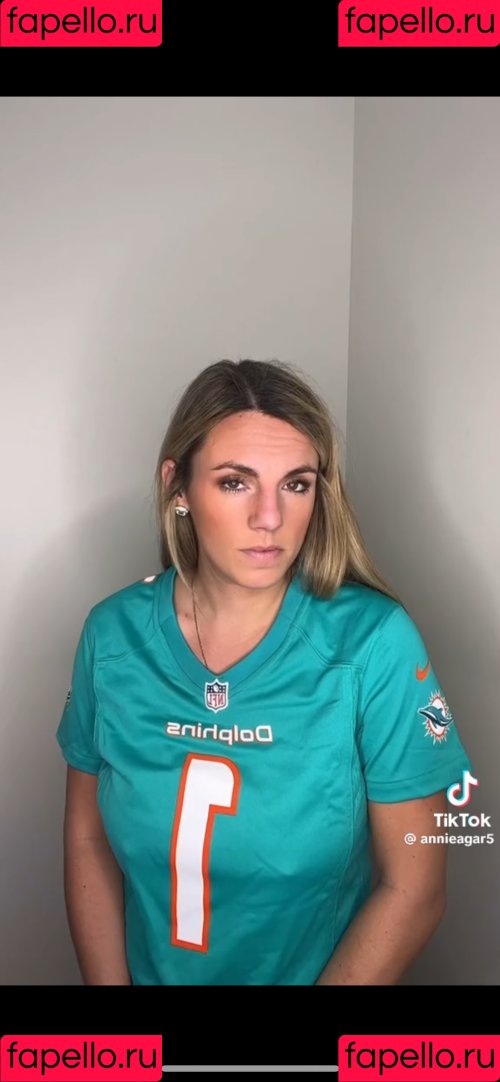 Annie Agar Onlyfans Photo Gallery 