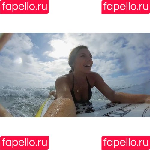 Annie Agar Onlyfans Photo Gallery 