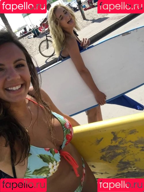 Annie Agar Onlyfans Photo Gallery 