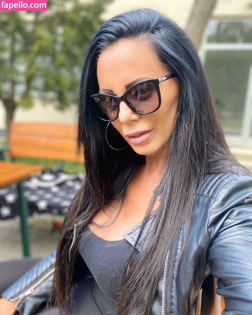 Onlyheni Onlyfans Photo Gallery 