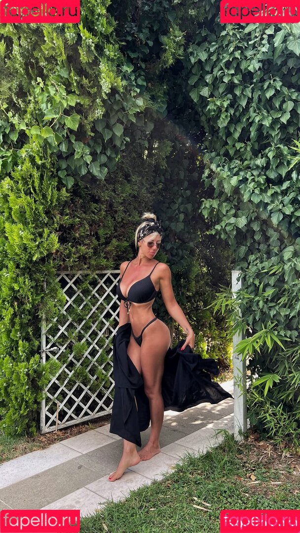 elenasottana Onlyfans Photo Gallery 