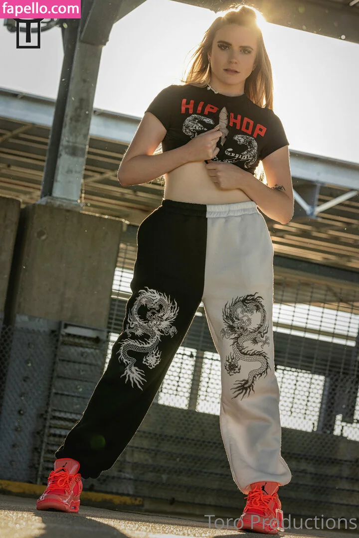 torothecreator Onlyfans Photo Gallery 