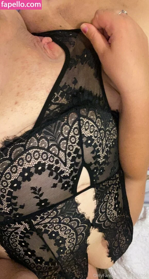 u105624166 Onlyfans Photo Gallery 