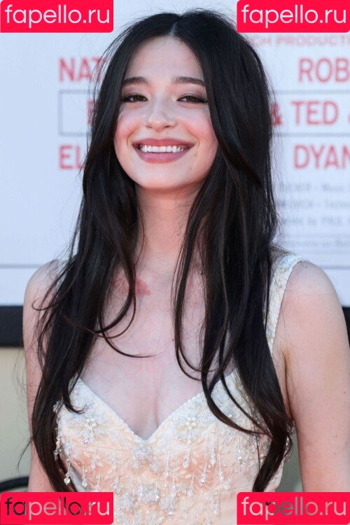 Mikey Madison Onlyfans Photo Gallery 