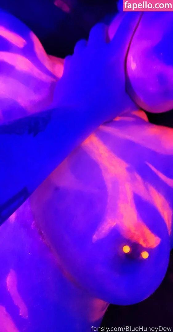 BlueHuneyDew Onlyfans Photo Gallery 