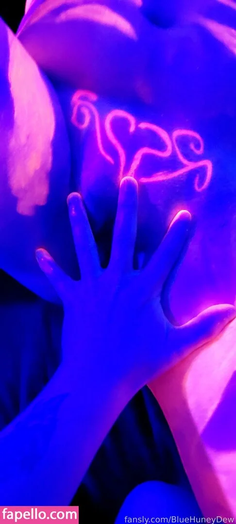 BlueHuneyDew Onlyfans Photo Gallery 