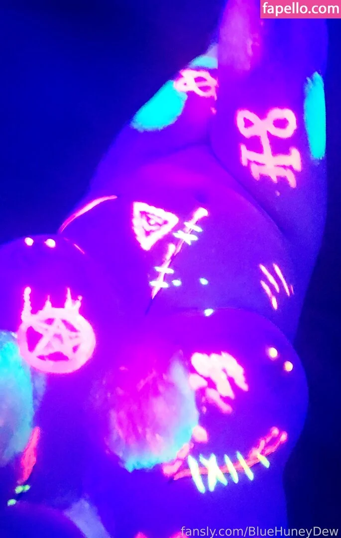 BlueHuneyDew Onlyfans Photo Gallery 