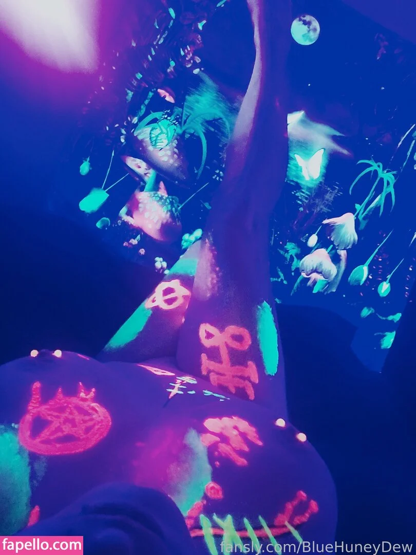 BlueHuneyDew Onlyfans Photo Gallery 