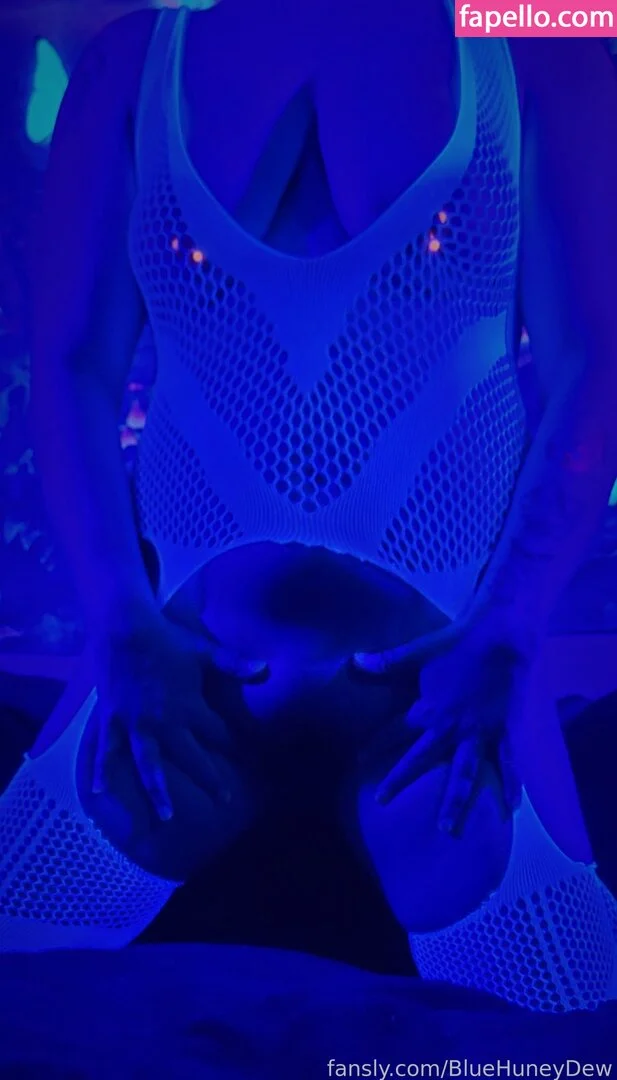BlueHuneyDew Onlyfans Photo Gallery 