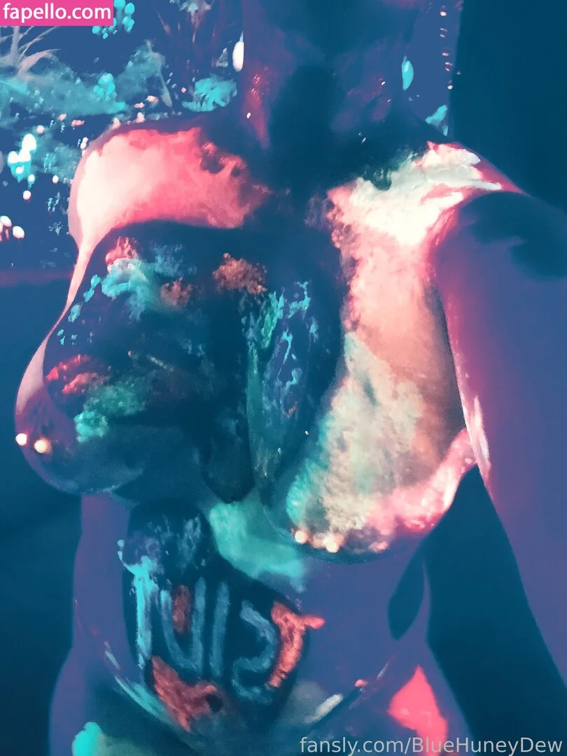 BlueHuneyDew Onlyfans Photo Gallery 