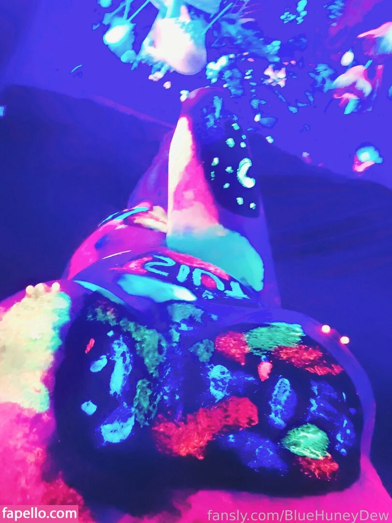 BlueHuneyDew Onlyfans Photo Gallery 