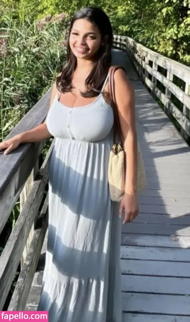 SummerT Onlyfans Photo Gallery 