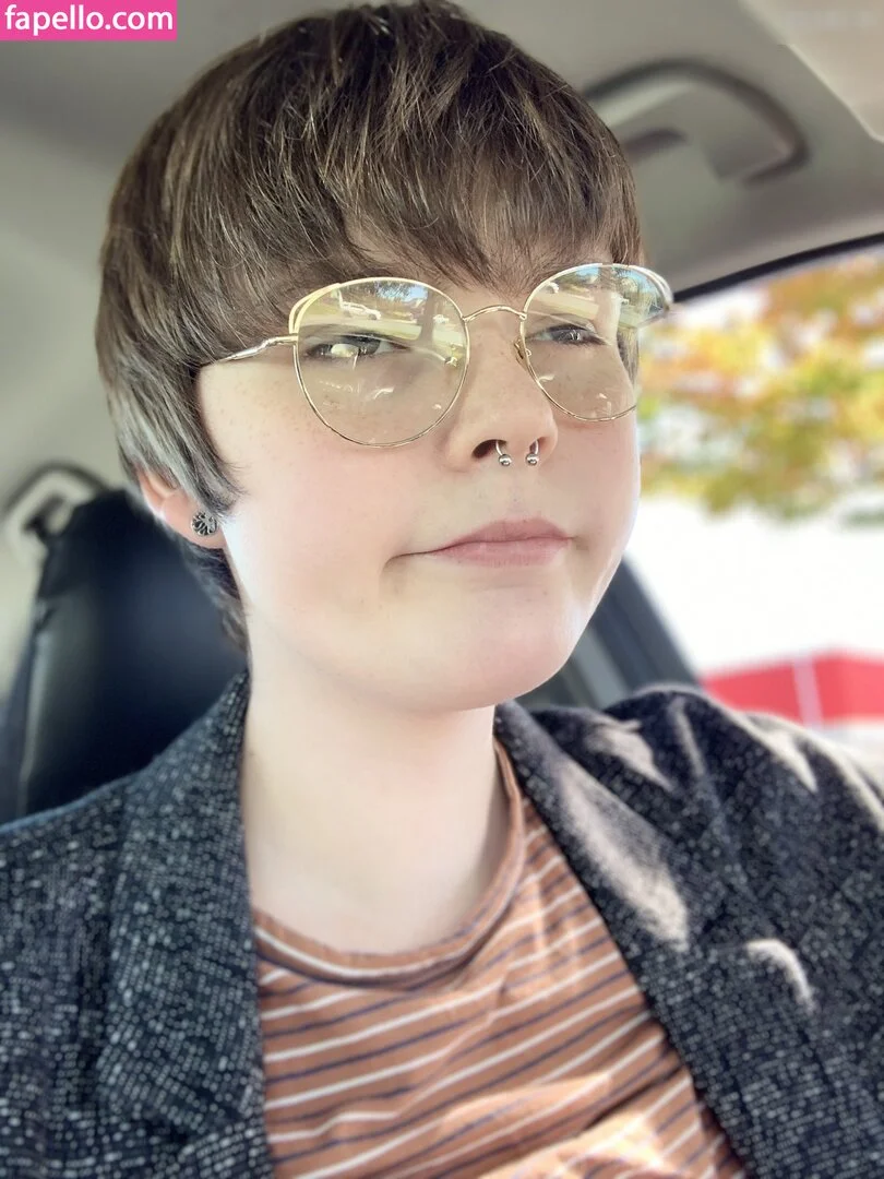 Lain Arbor Onlyfans Photo Gallery 