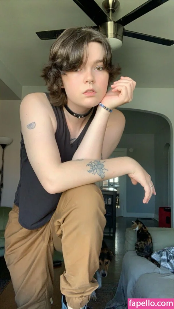 Lain Arbor Onlyfans Photo Gallery 