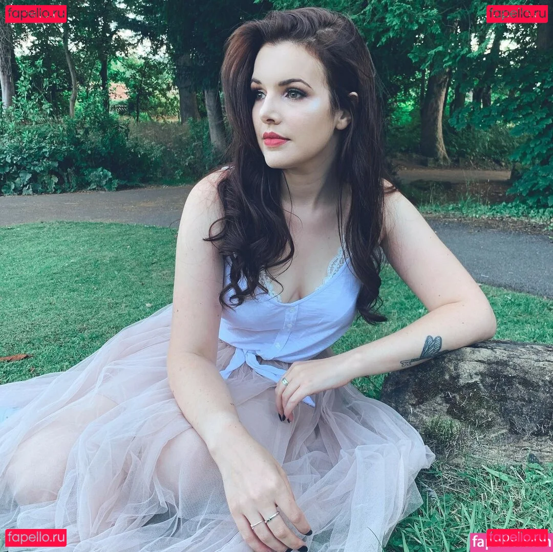 Cherry Wallis Onlyfans Photo Gallery 