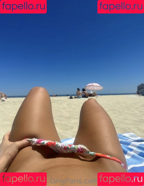 Mikalah Burgess Onlyfans Photo Gallery 