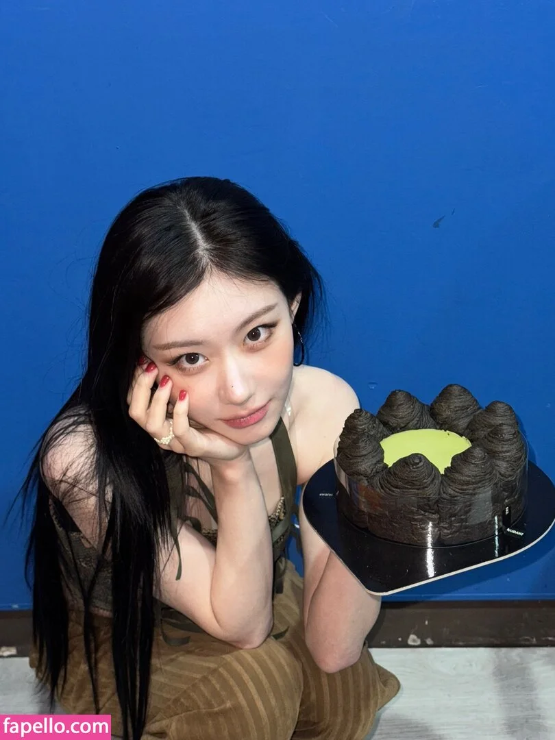 Chaeryeong Onlyfans Photo Gallery 