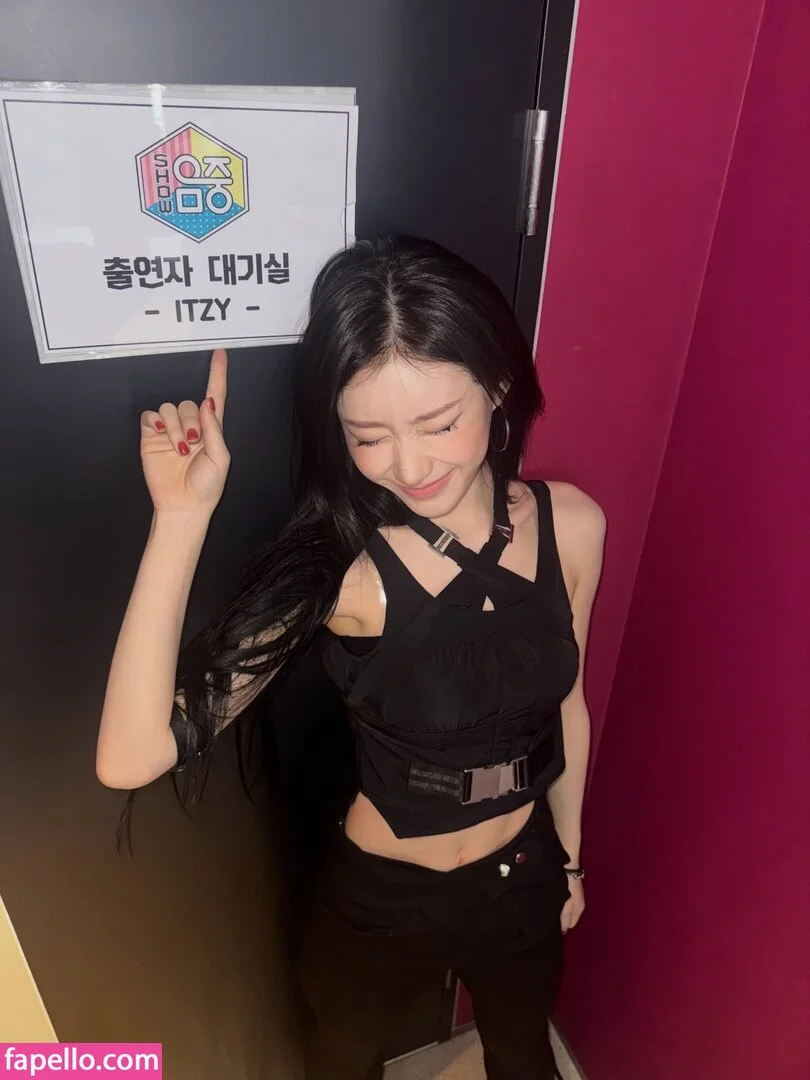 Chaeryeong Onlyfans Photo Gallery 