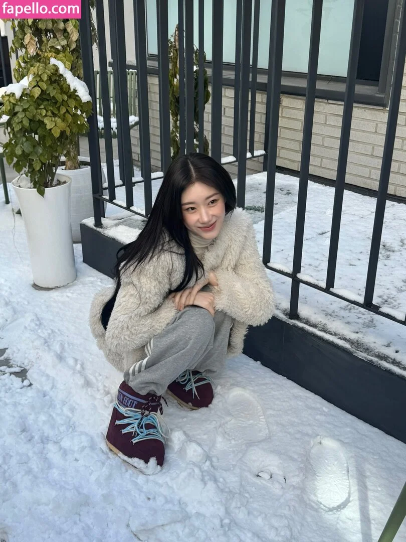 Chaeryeong Onlyfans Photo Gallery 